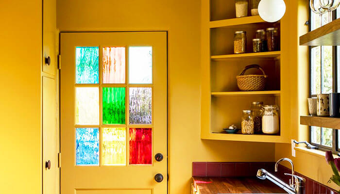 How to care for and clean stained glass 